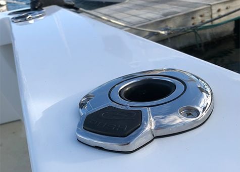 Gunwale vinyl wrapped in 3M gloss white